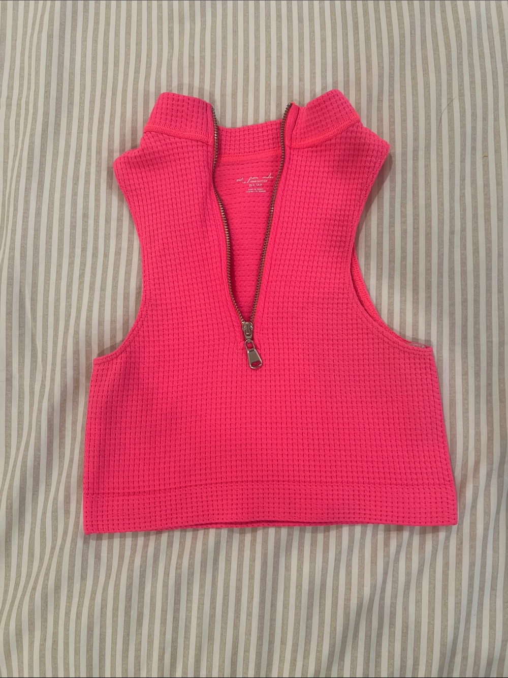 Urban Outfitters Zip-Front Sleeveless Crop Top in Hot Pink Size XS